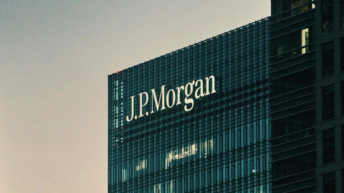 JPMorgan lanseaza JPM Coin pentru plati instant 24/7 pe blockchainul Base